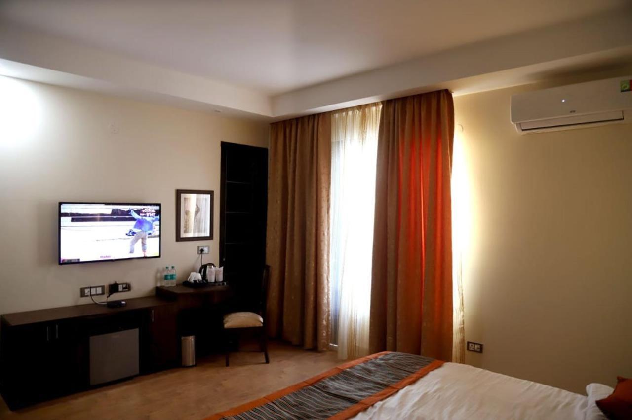 Country Inn Hotels & Resorts Vrindavan Ngoại thất bức ảnh