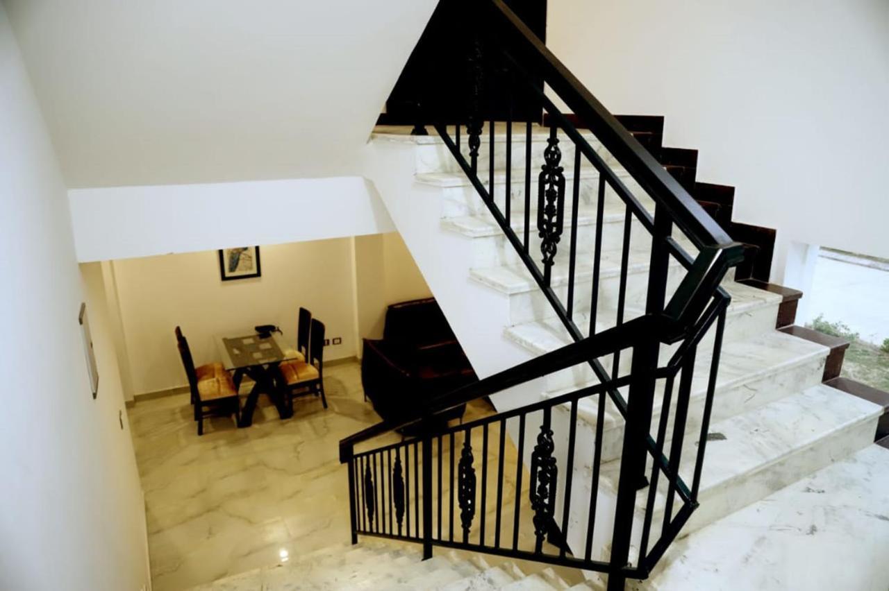 Country Inn Hotels & Resorts Vrindavan Ngoại thất bức ảnh