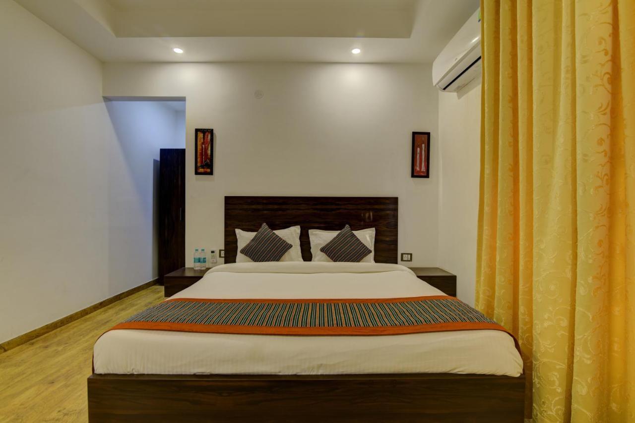 Country Inn Hotels & Resorts Vrindavan Ngoại thất bức ảnh