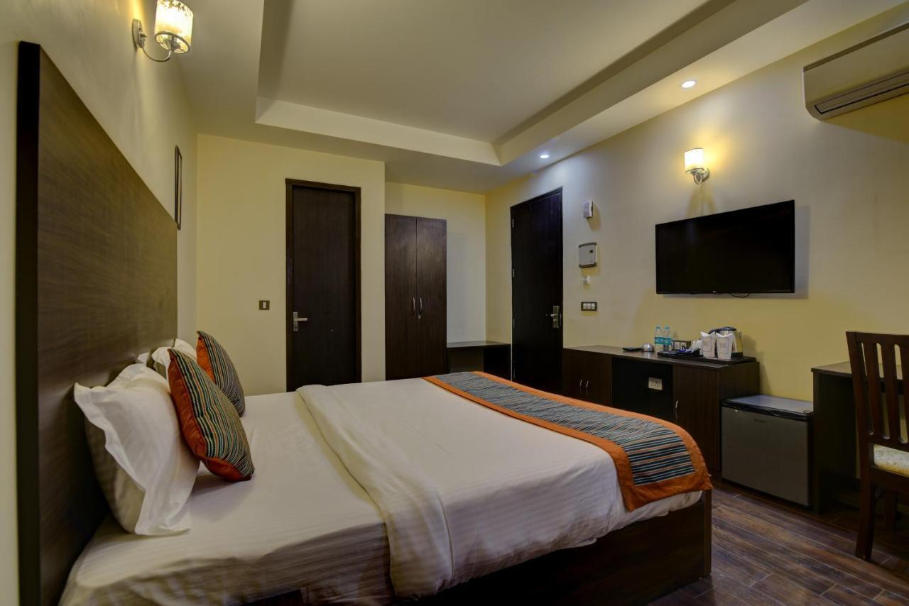 Country Inn Hotels & Resorts Vrindavan Ngoại thất bức ảnh