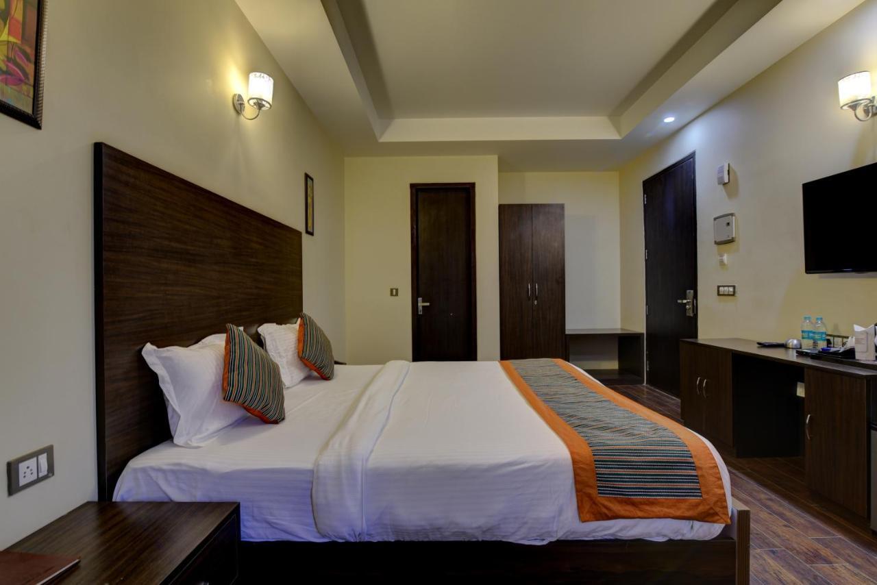 Country Inn Hotels & Resorts Vrindavan Ngoại thất bức ảnh