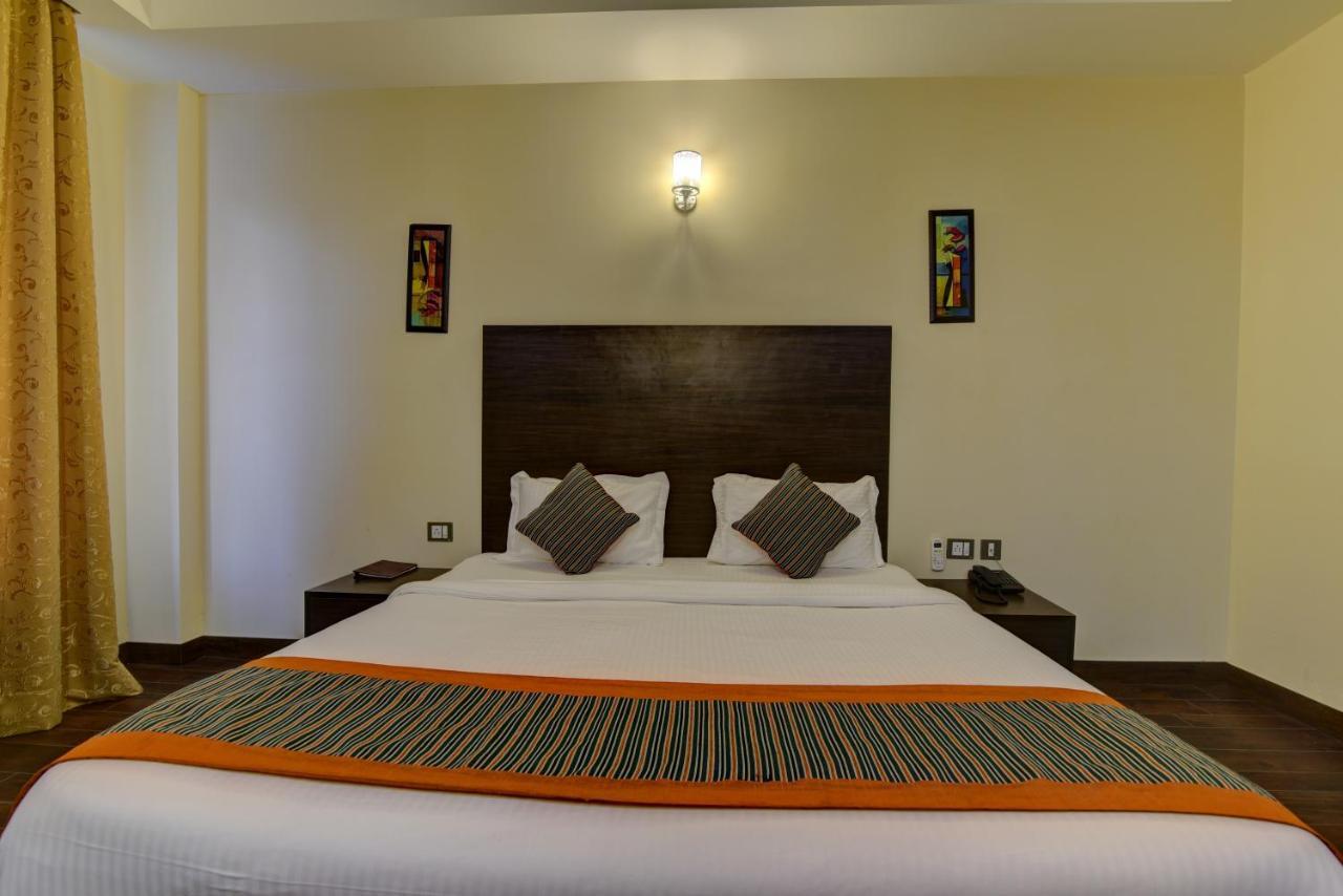 Country Inn Hotels & Resorts Vrindavan Ngoại thất bức ảnh