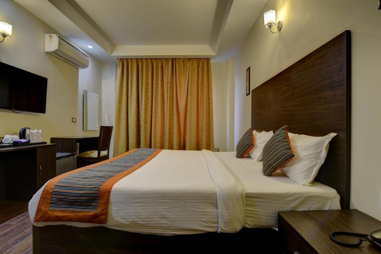 Country Inn Hotels & Resorts Vrindavan Ngoại thất bức ảnh