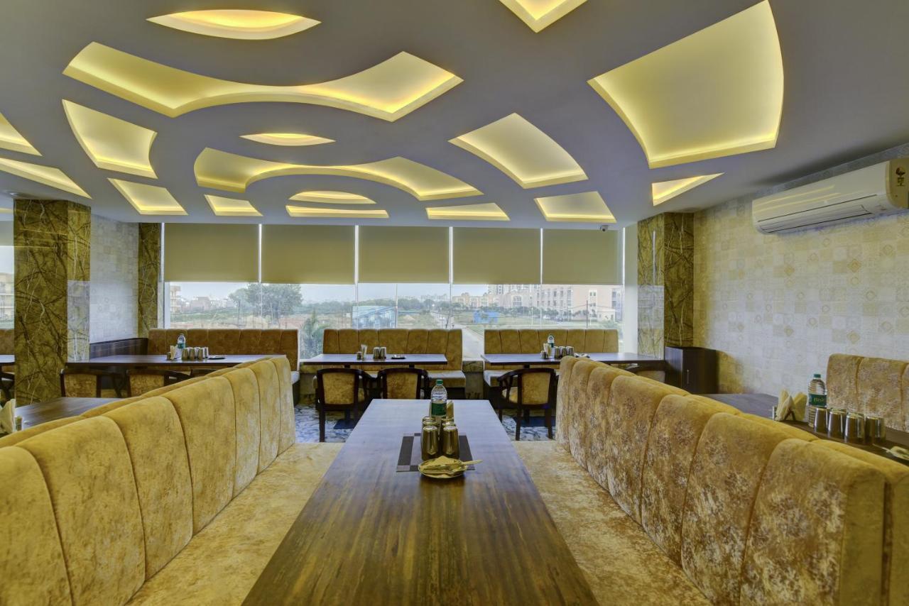 Country Inn Hotels & Resorts Vrindavan Ngoại thất bức ảnh