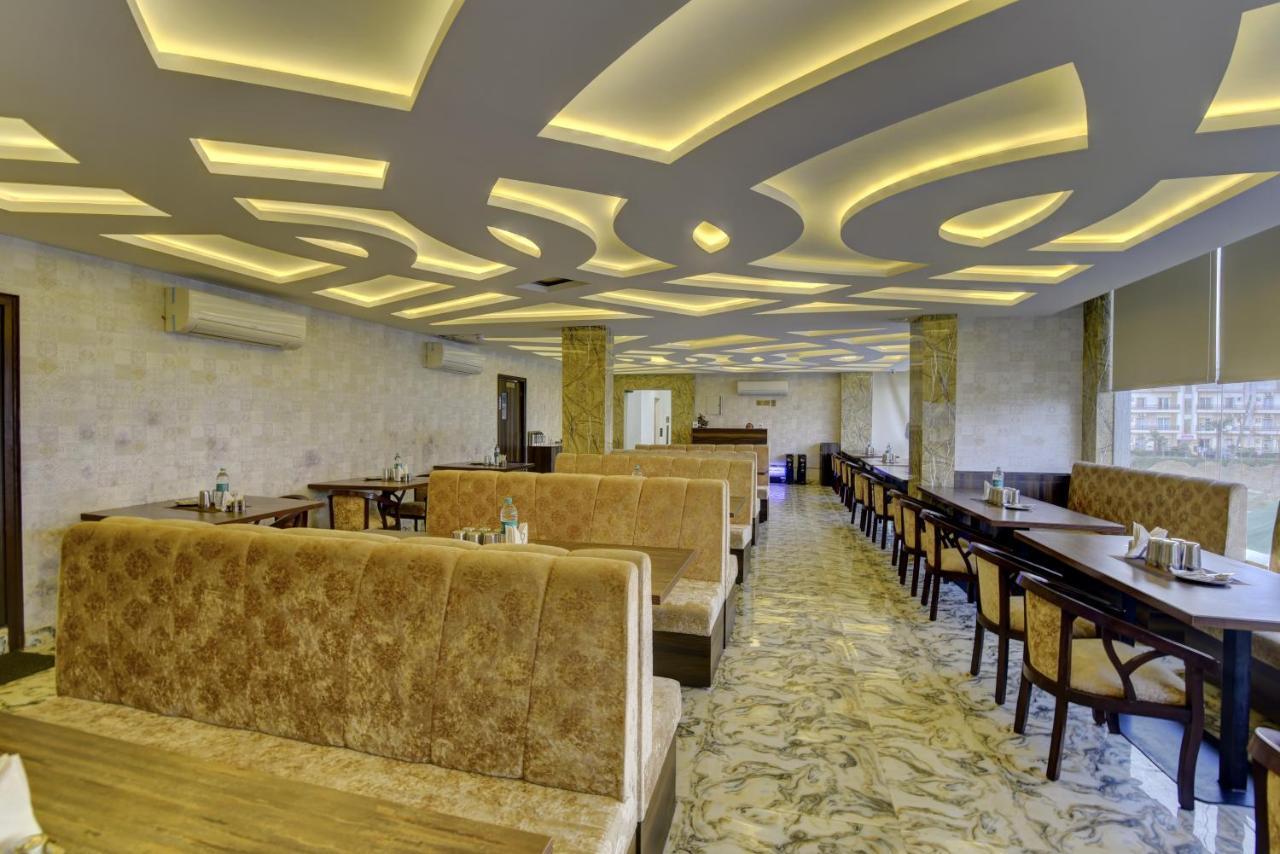 Country Inn Hotels & Resorts Vrindavan Ngoại thất bức ảnh