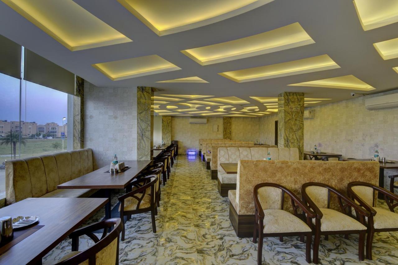 Country Inn Hotels & Resorts Vrindavan Ngoại thất bức ảnh