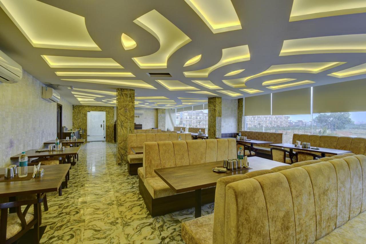 Country Inn Hotels & Resorts Vrindavan Ngoại thất bức ảnh