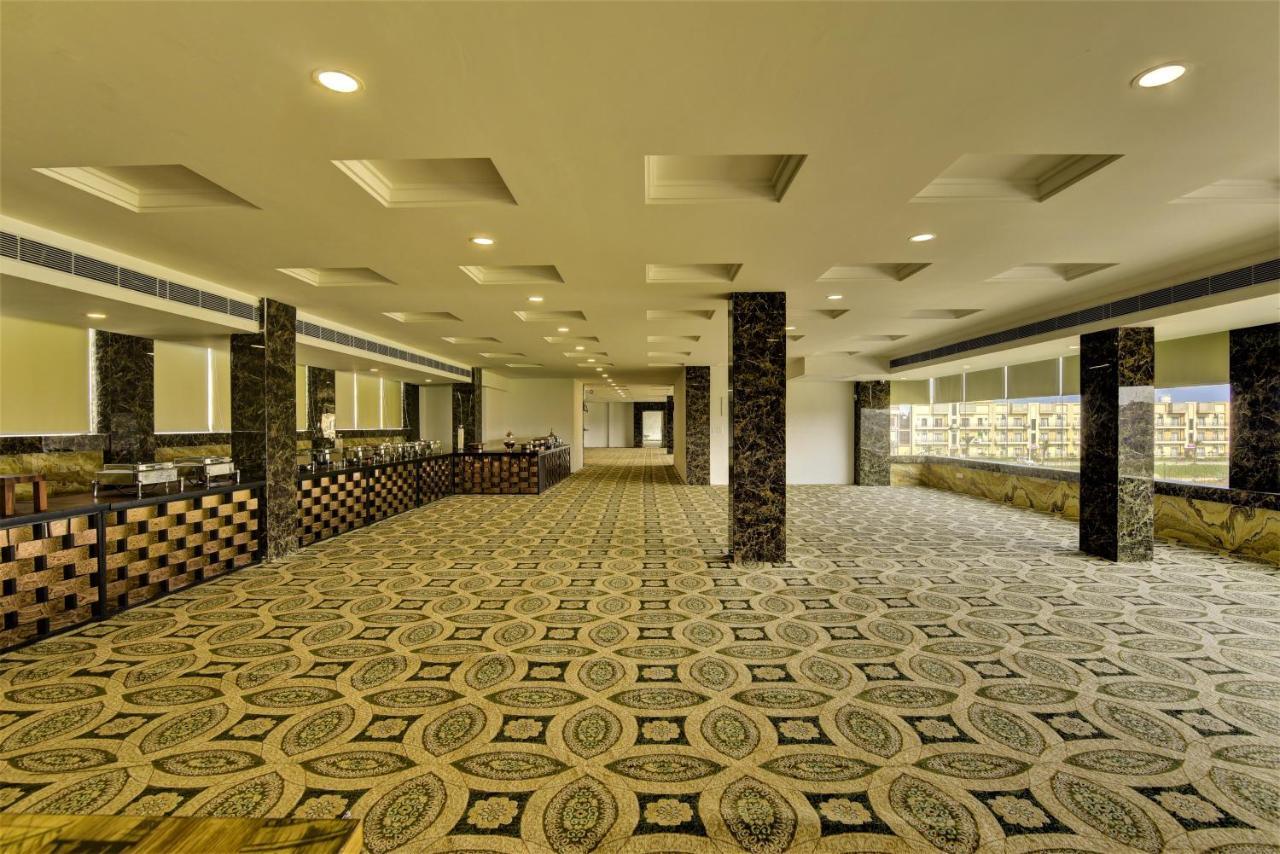 Country Inn Hotels & Resorts Vrindavan Ngoại thất bức ảnh