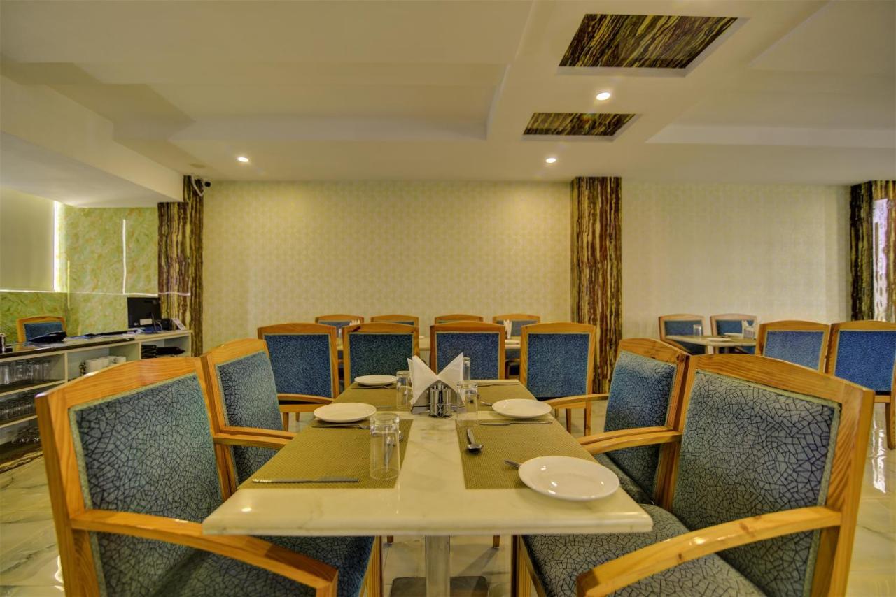 Country Inn Hotels & Resorts Vrindavan Ngoại thất bức ảnh