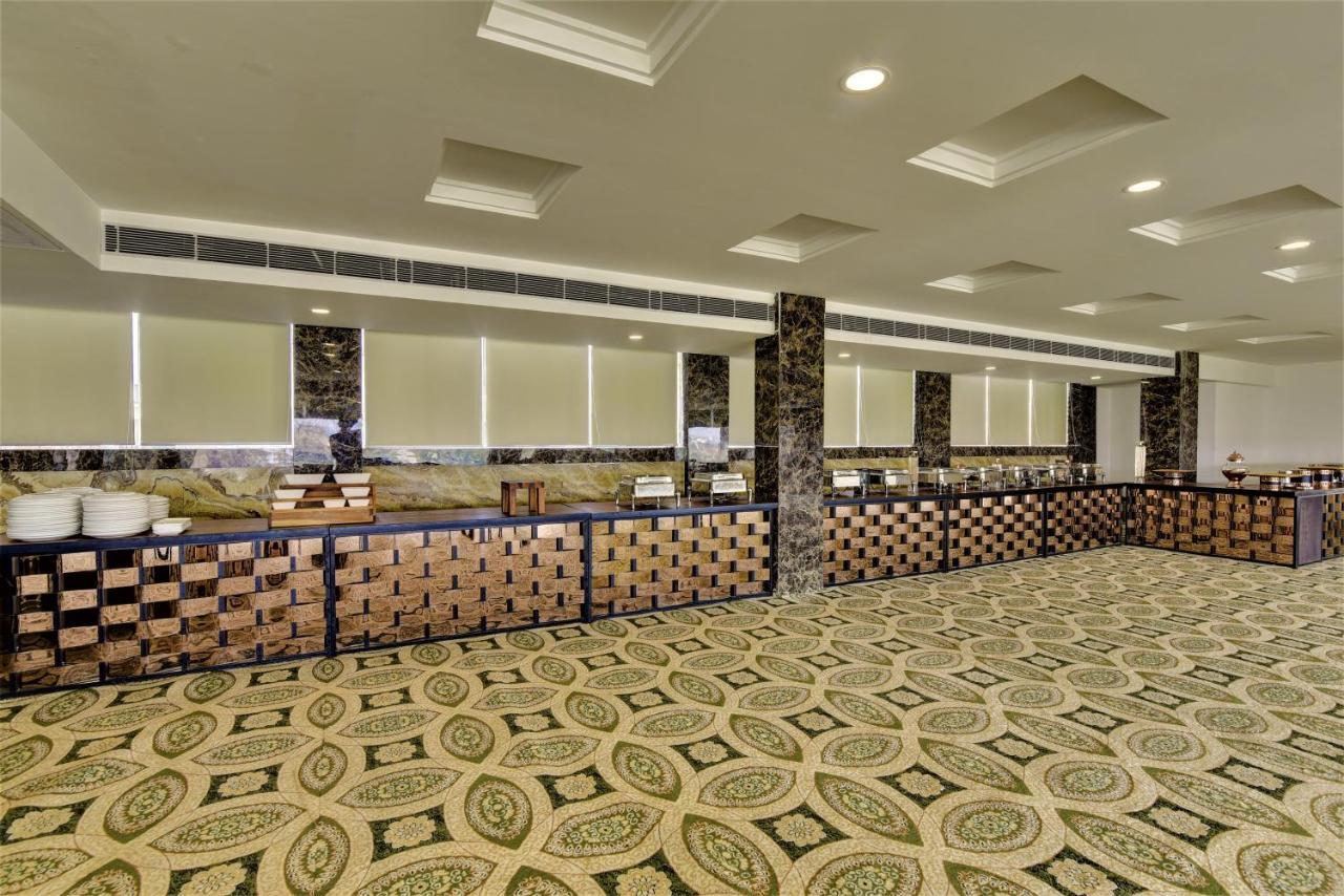 Country Inn Hotels & Resorts Vrindavan Ngoại thất bức ảnh